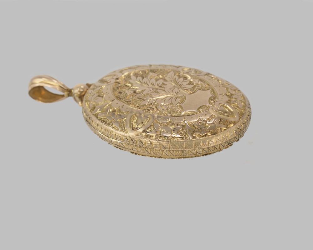 Victorian 18ct Gold Locket Antique Hinged Large Foliate Engraved Photo Locket View IV