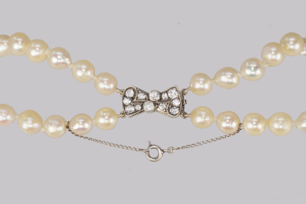 Vintage Pearl Necklace with 9ct Gold Diamanté Bow Clasp Two Strand 15