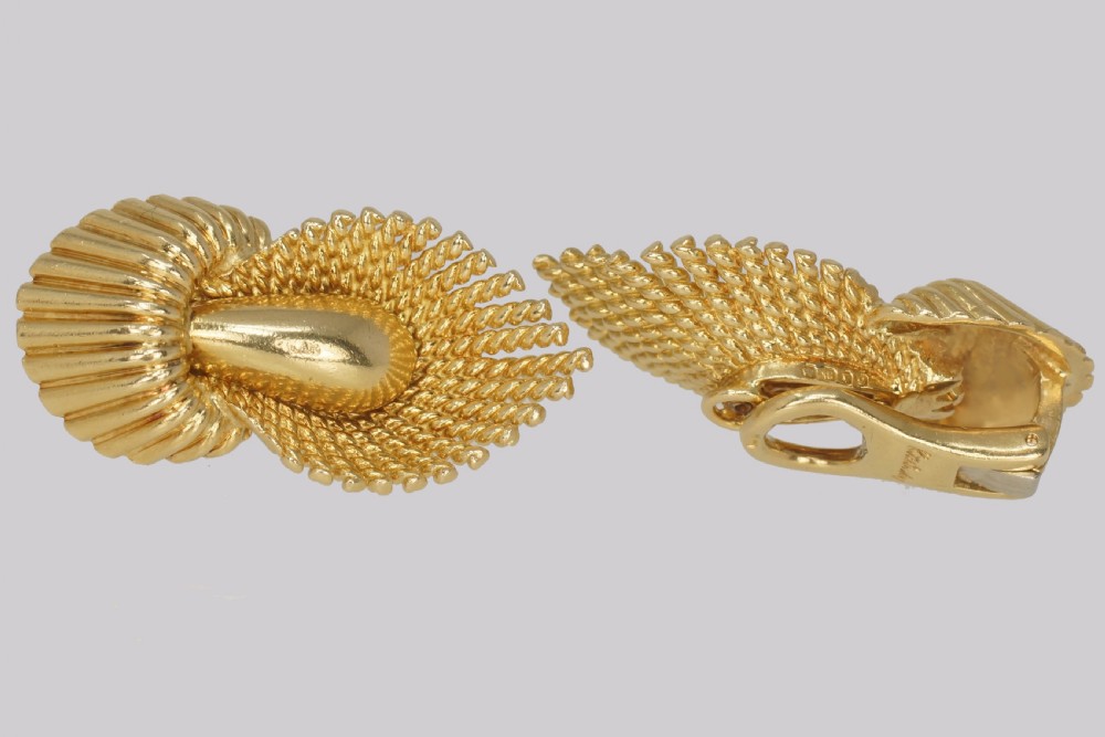 Vintage Kutchinsky Earrings 1960's 18ct Gold Abstract Floral Kutchinsky ear clips London 1962 View IV