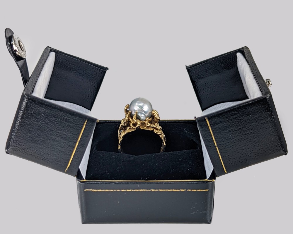 Vintage Arthur King Pearl Ring 18ct Gold Large Baroque Pearl 1960's Cocktail Ring View XII