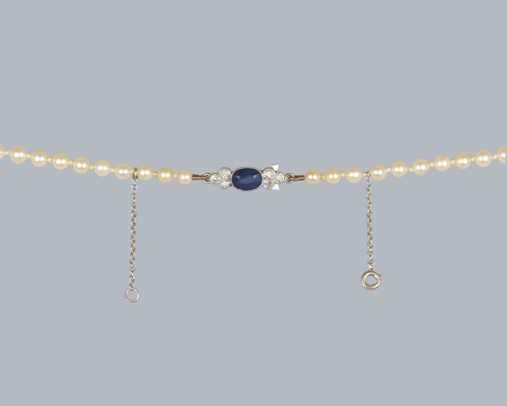VINTAGE PEARL NECKLACE Sapphire Diamond Clasp 1930s Single Strand Antique Pearl Necklace View IV