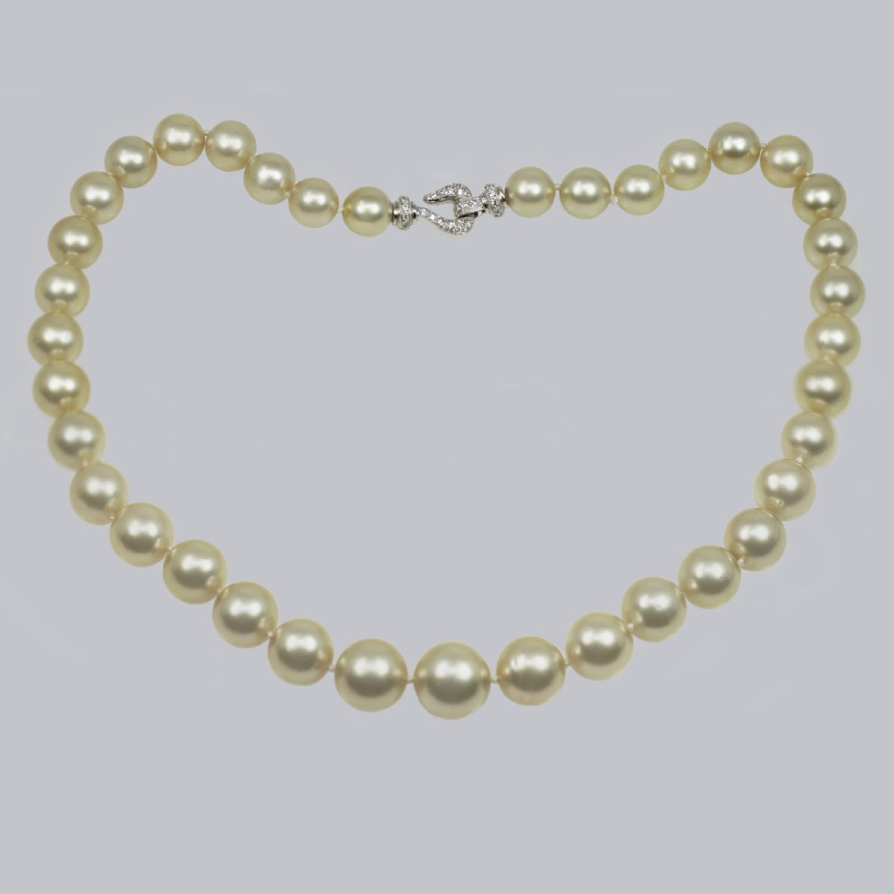 VINTAGE SOUTH SEA PEARL NECKLACE with Diamond Clasp 1960s Single Strand 14.5mm -10.5mm Pearls View III