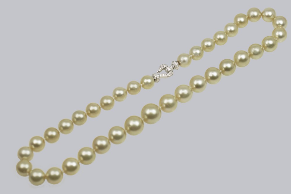VINTAGE SOUTH SEA PEARL NECKLACE with Diamond Clasp 1960s Single Strand 14.5mm -10.5mm Pearls View IX