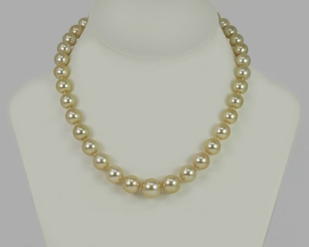VINTAGE SOUTH SEA PEARL NECKLACE with Diamond Clasp 1960s Single Strand 14.5mm -10.5mm Pearls View XI