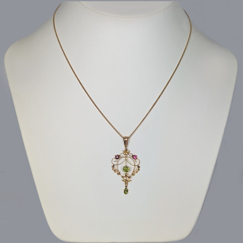 EDWARDIAN PERIDOT and GARNET PENDANT with Chain Vintage 9ct Gold Antique Pendant View II