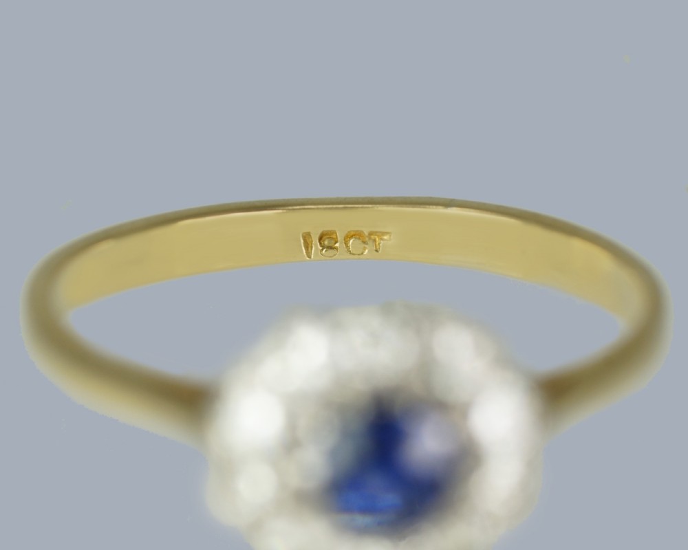 ANTIQUE SAPPHIRE and DIAMOND CLUSTER RING 18ct Gold 1920s Art Deco Daisy Ring View VIII