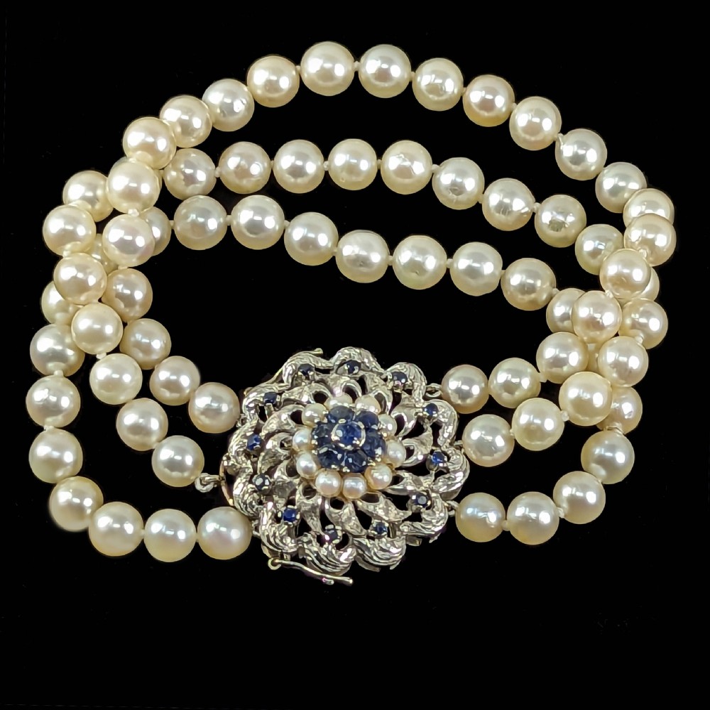 VINTAGE PEARL BRACELET with SAPPHIRE CLUSTER CLASP 9ct Gold 1950s Triple Strand View II