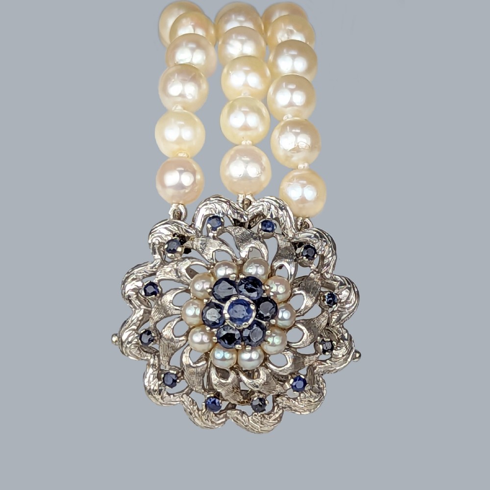 VINTAGE PEARL BRACELET with SAPPHIRE CLUSTER CLASP 9ct Gold 1950s Triple Strand View III