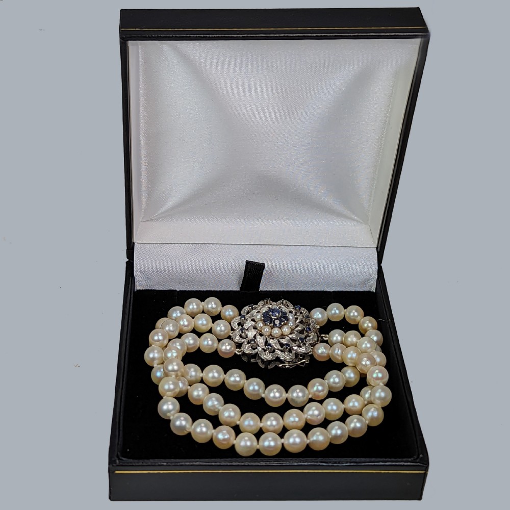 VINTAGE PEARL BRACELET with SAPPHIRE CLUSTER CLASP 9ct Gold 1950s Triple Strand View VI