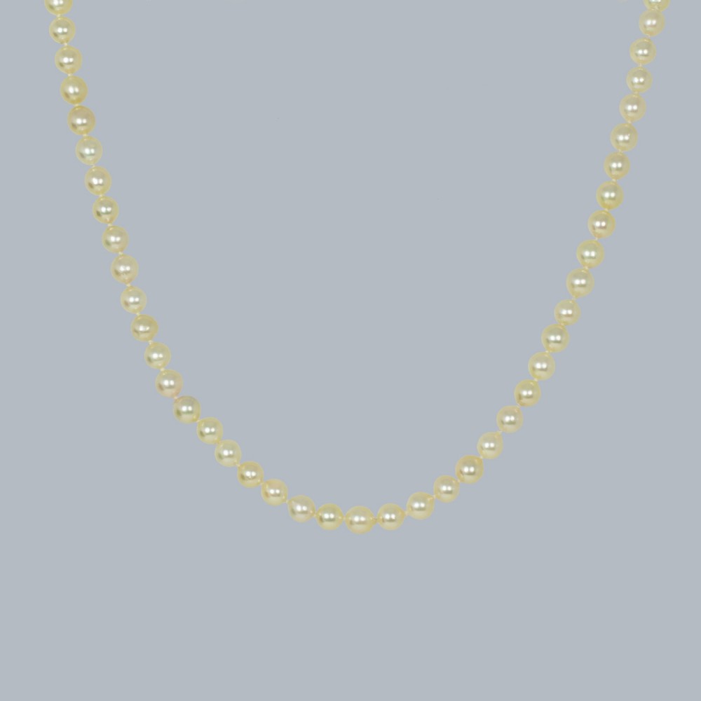 Vintage Pearl Necklace Dimond Platinum Clasp 1950s Single Strand Antique Pearls View II