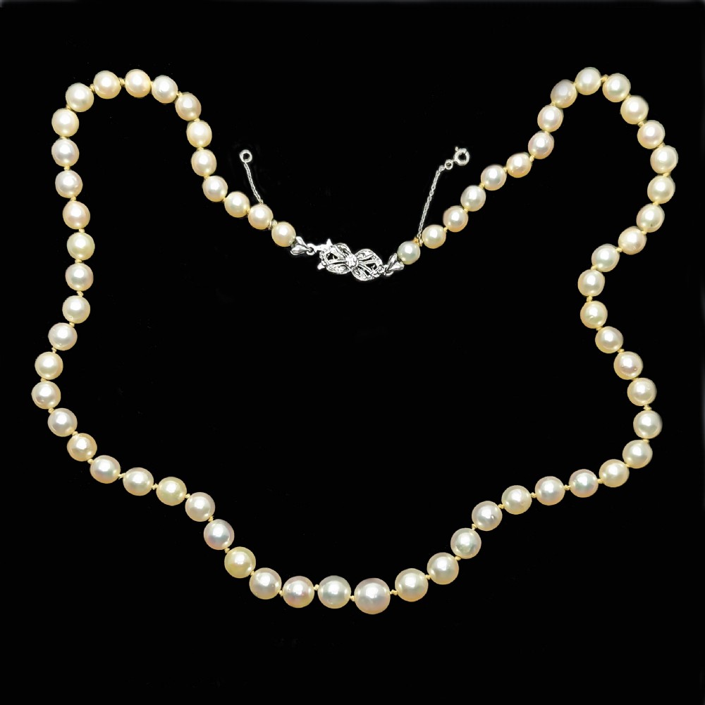 Vintage Pearl Necklace Dimond Clasp 1960s Unoaerre Italian Single Strand Pearls