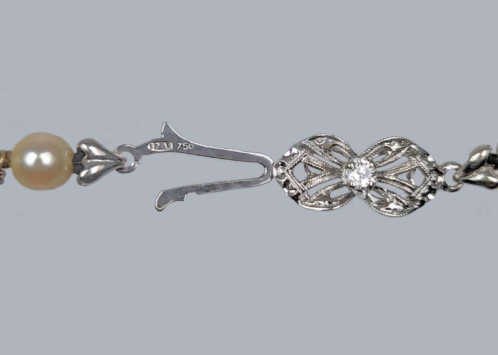 Vintage Single Pearl Necklace 18ct White Gold Diamond Clasp Unoaerre Italy 1960s View IV