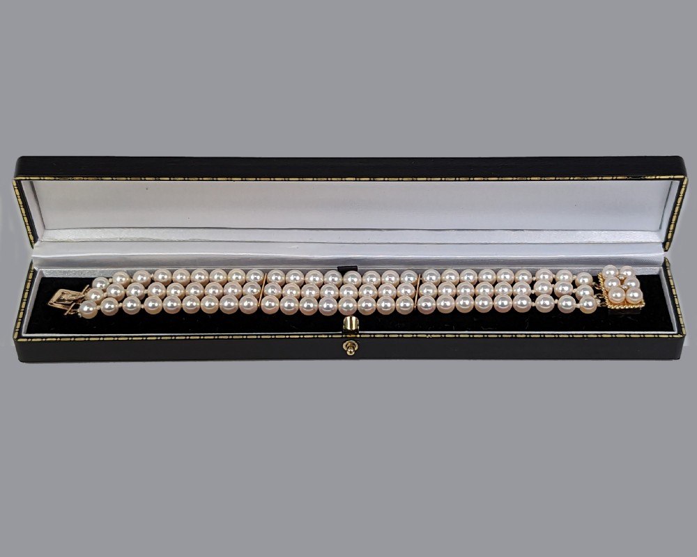 Vintage Pearl Bracelet with 9ct Gold Clasp Triple Strand London Hallmarked View V