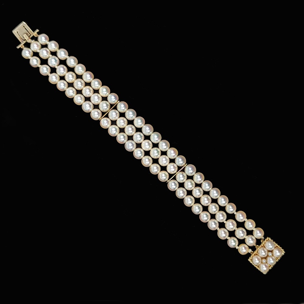 Vintage Pearl Bracelet with 9ct Gold Clasp Triple Strand London Hallmarked View VI
