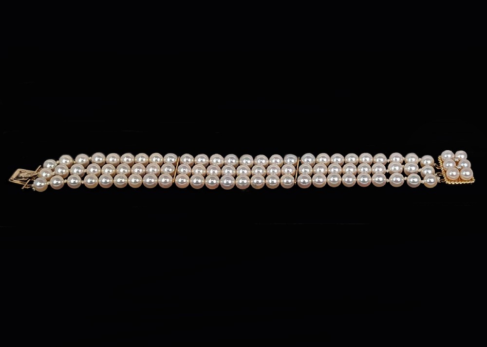 Vintage Pearl Bracelet with 9ct Gold Clasp Triple Strand London Hallmarked View VIII