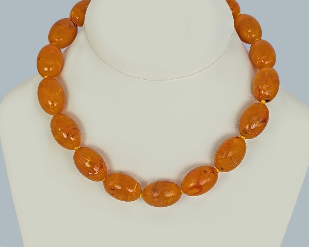 Antique Butterscotch Amber Necklace 80gr 2.5cm Beads Vintage 1920s Barrel Clasp View VIII