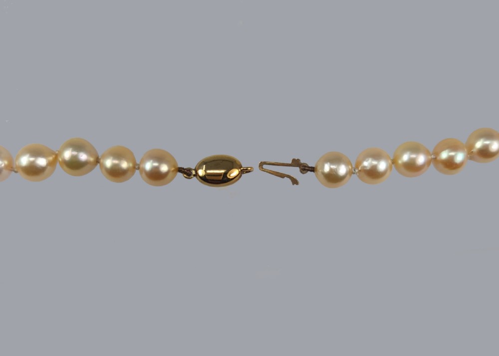 Vintage Pearl Necklace Cream/Pink with Gem Report Salt Water 18ct Clasp Single Strand View VI