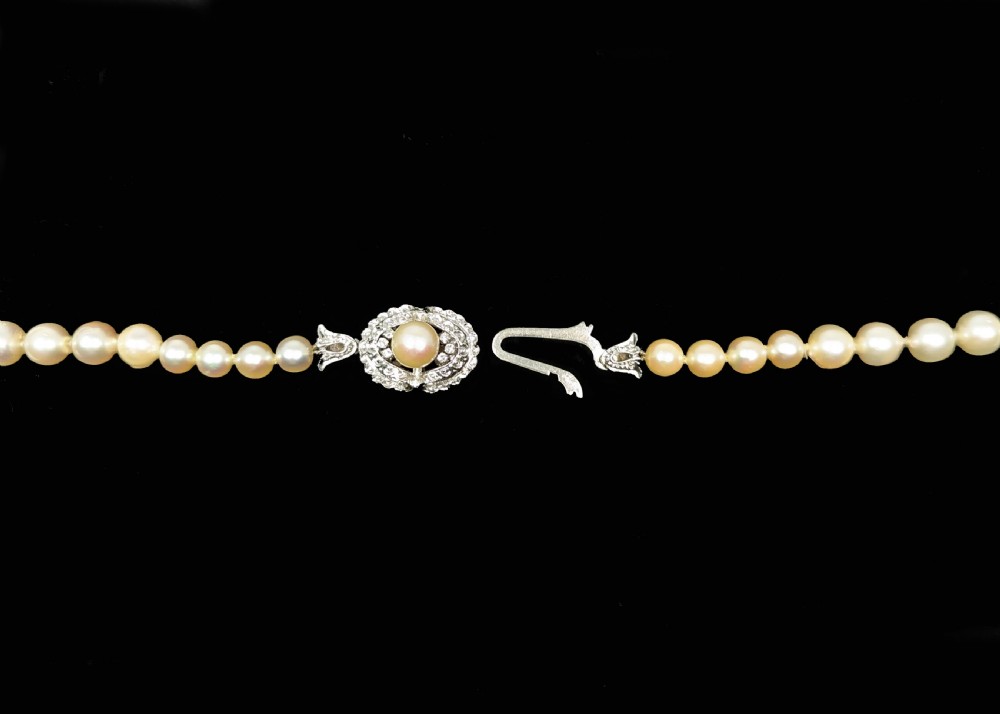 VINTAGE PEARL NECKLACE DIAMOND CLASP with Gem Report Single Strand 1950s Pearls 18ct Gold Clasp View XIII