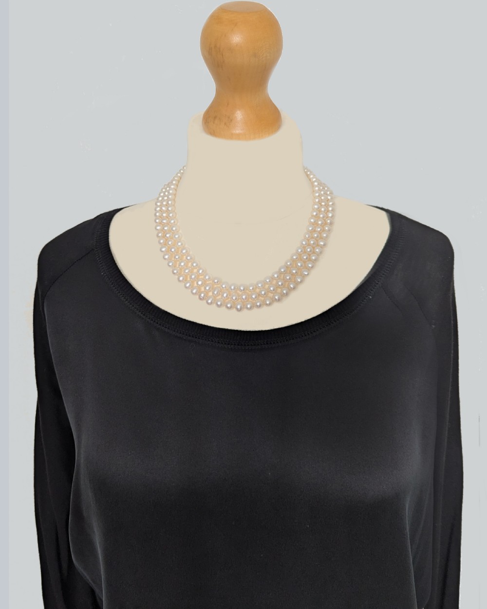 Vintage Triple Strand Pearl Necklace 14ct Gold Ornate Clasp Three Strand 1960s View III