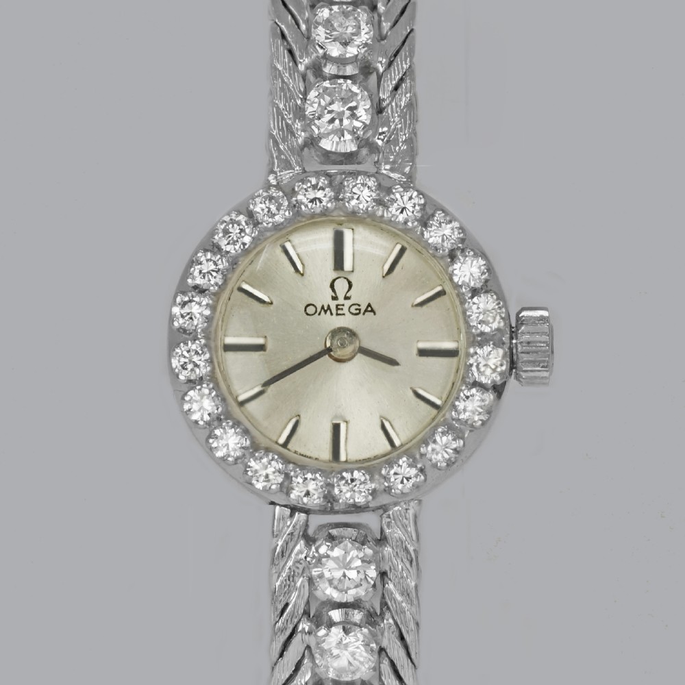 Omega Diamond Watch 18ct Gold Vintage 1960s Manual Wind Ladies Bracelet Watch View XII