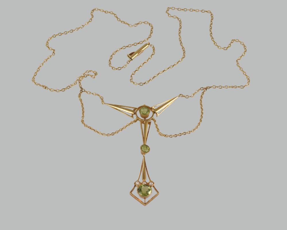 Exquisite Edwardian 15ct Gold Peridot & Seed Pearl Necklace | Art Nouveau – Art Deco Elegance | Circa 1915 View III