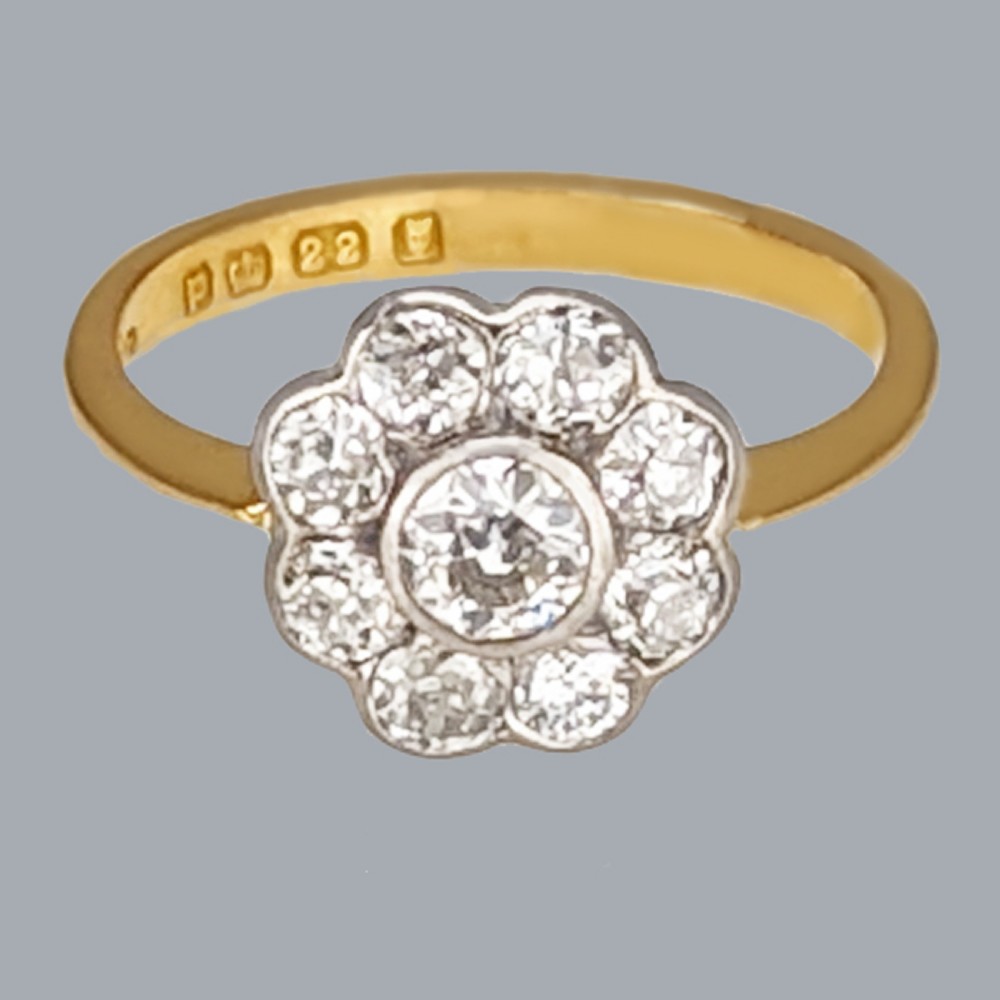 Vintage 22ct Gold Diamond Cluster Ring London Hallmark 1950 Daisy/Flower Design View II