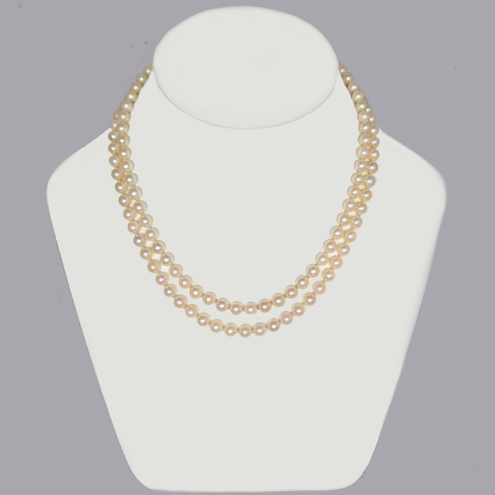 Vintage 1950s Double Strand Pearl Necklace with 9ct Gold Sapphire Clasp View III