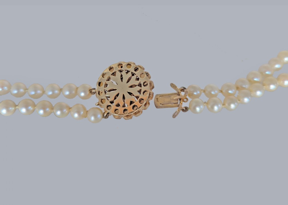 Vintage 1950s Double Strand Pearl Necklace with 9ct Gold Sapphire Clasp View IX