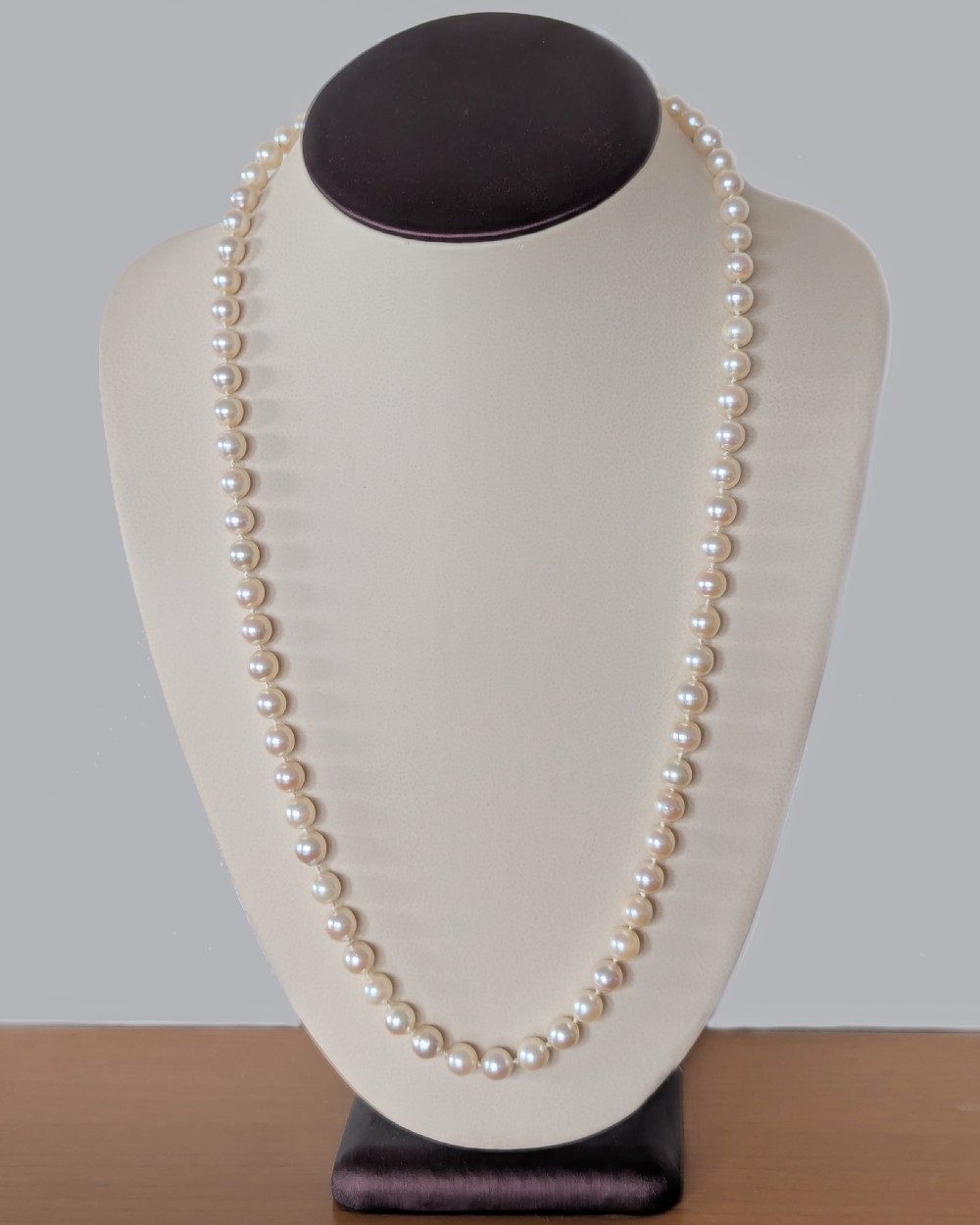 1930s Art Deco Pearl Necklace with Diamond Set Gold Clasp View III
