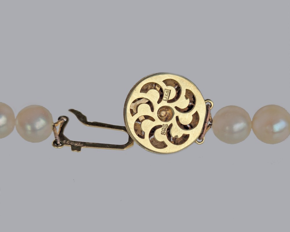 Superb Long 1950s Cultured Pearl Necklace, 31.5”, 14ct Gold Star Clasp View IX