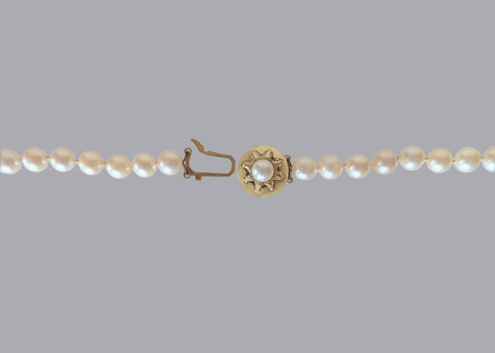 Superb Long 1950s Cultured Pearl Necklace, 31.5”, 14ct Gold Star Clasp View X