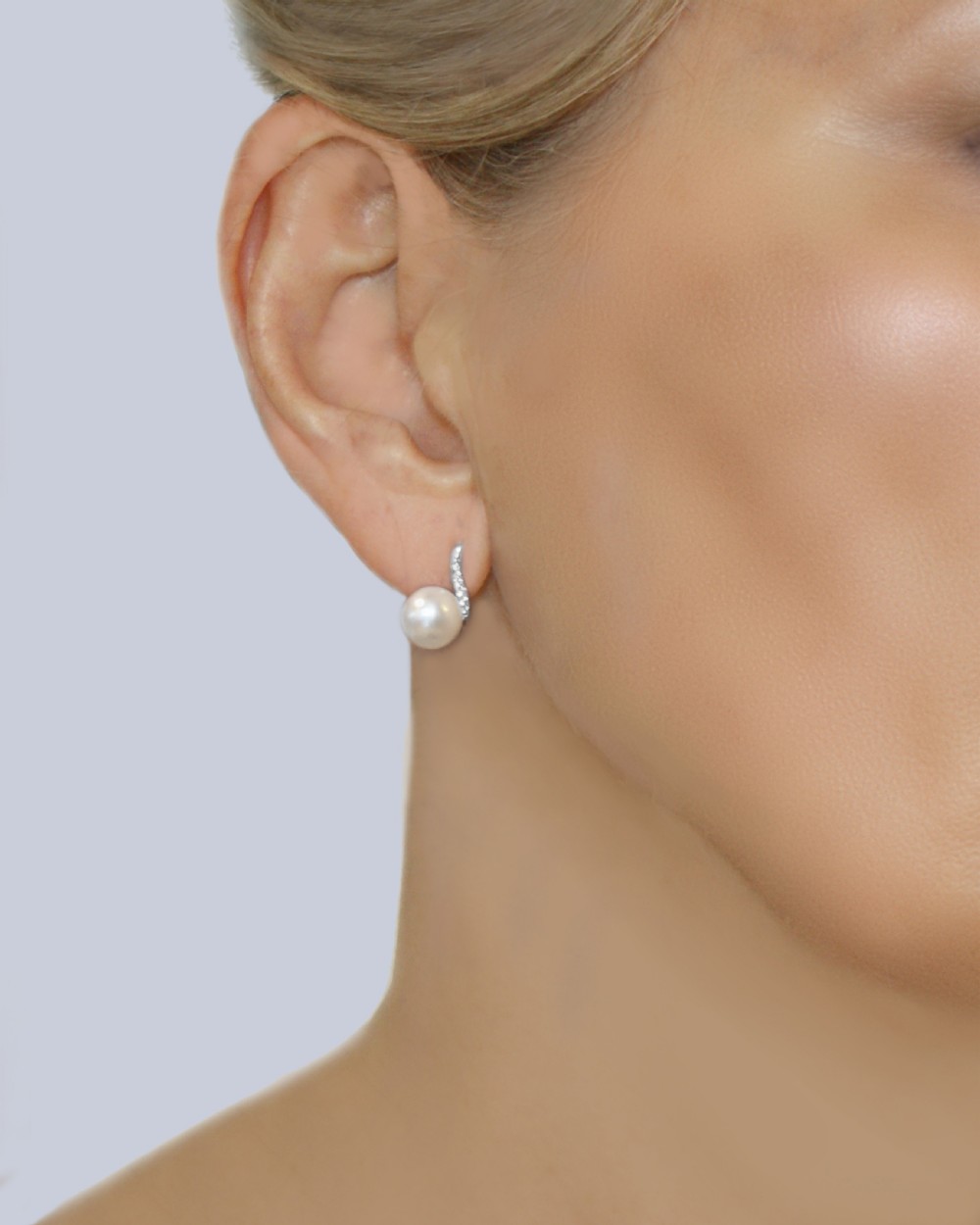 Mid-Century Diamond and Pearl Earrings in 18ct White Gold 1960s French Stud Earrings View IX