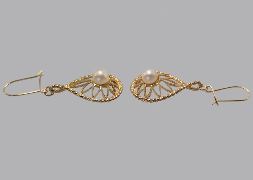 Vintage 9ct Gold Pearl Dangle Earrings Hallmarked London 1966 View IV