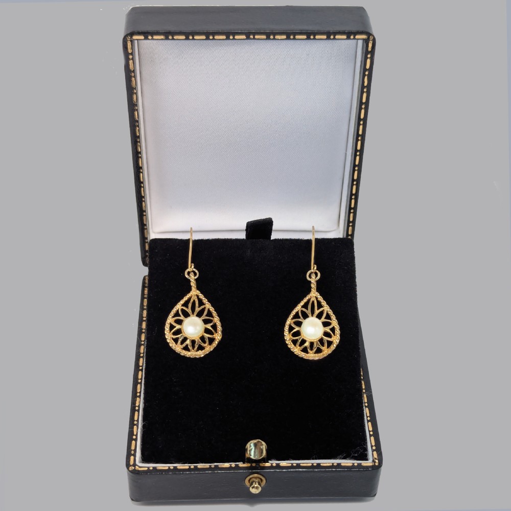 Vintage 9ct Gold Pearl Dangle Earrings Hallmarked London 1966 View V