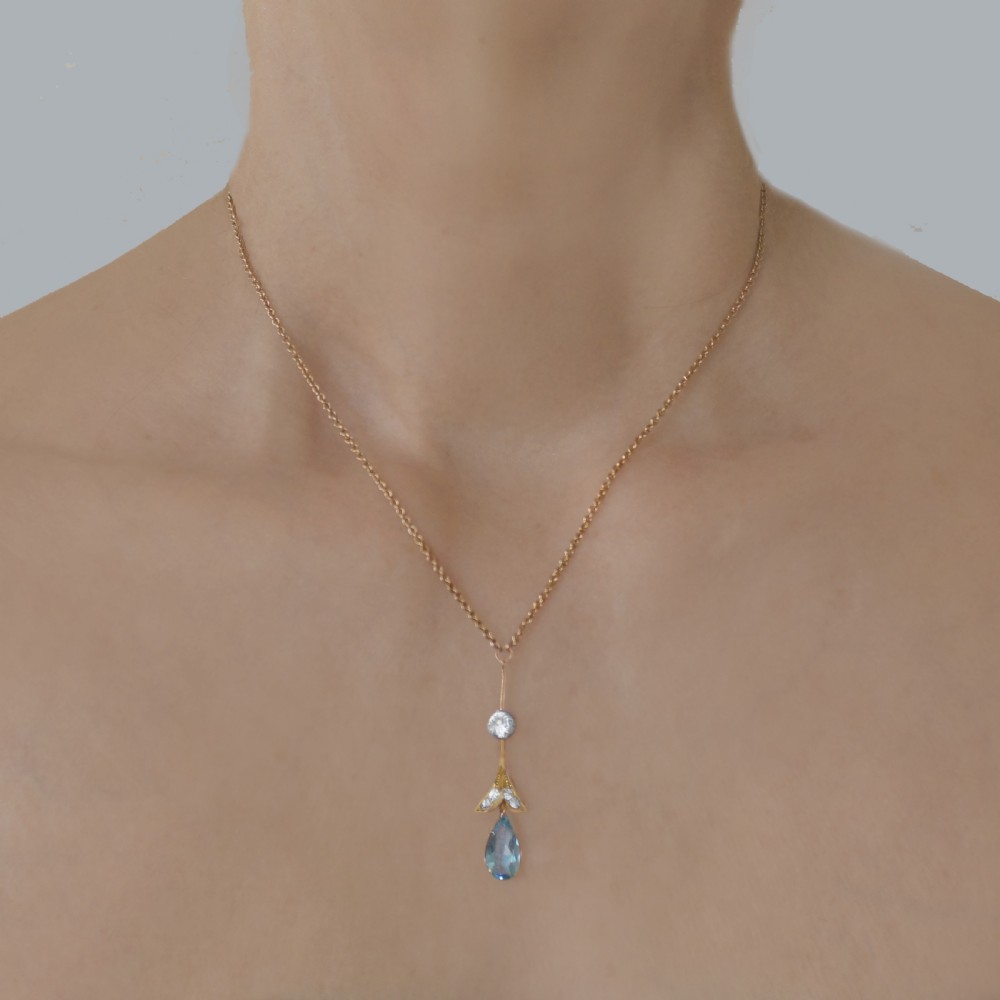 Elegant Edwardian Aquamarine and White Sapphire Necklace in 15ct Gold, Foliate Drop Pendant ca 1910 View II