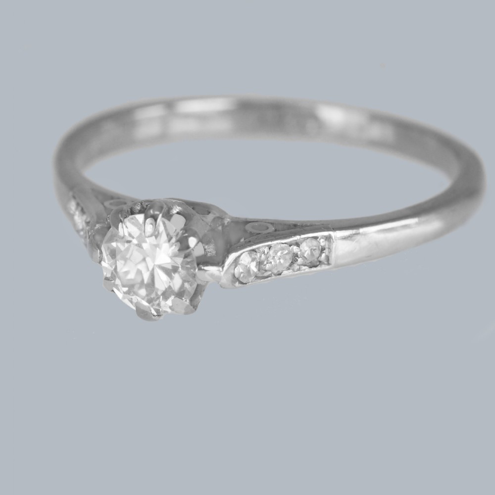 Vintage 18ct White Gold Diamond Solitaire Ring with Diamond-Set Shoulders