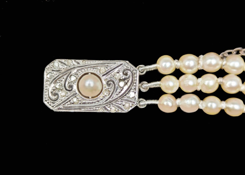 1950s Triple Strand Pearl Necklace 9ct Gold Diamond Clasp with AnchorCert Pearl Report - Restrung View VII