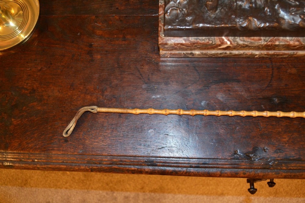 Superb silver mounted Holly child's riding crop View IV