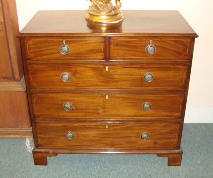 Good Early Georgian, Golden Mahogany, Chest of Drawers.