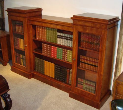 Fine Victorian, Golden Mahogany, Breakfront Library Bookcase.