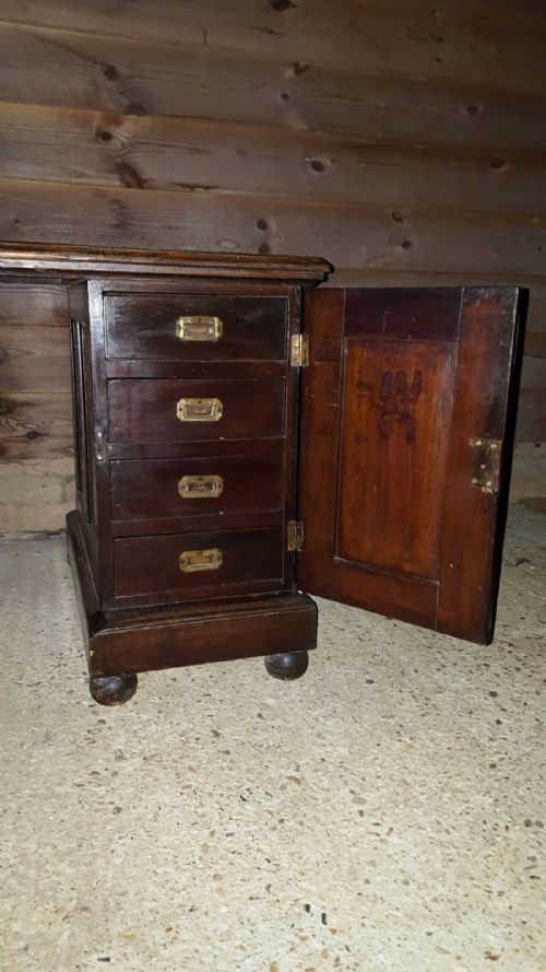 VICTORIAN SOLID TEAK DESK WITH PANELLED SIDES - ADDITIONAL PHOTO 3