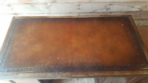 VICTORIAN SOLID TEAK DESK WITH PANELLED SIDES - ADDITIONAL PHOTO 4
