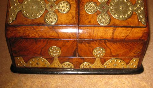 A SPLENDID VICTORIAN WALNUT STATIONERY CABINET - ADDITIONAL PHOTO 6