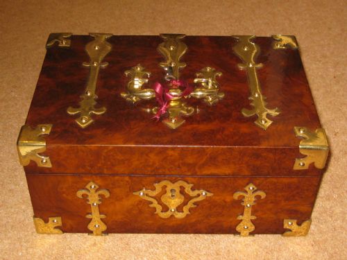 A Lovely Victorian Walnut Jewellery Box