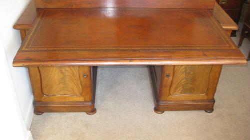 VICTORIAN FADED MAHOGANY PEDESTAL DESK - ADDITIONAL PHOTO 5