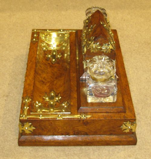 AN UNUSUAL VICTORIAN WALNUT INKSTAND - ADDITIONAL PHOTO 2
