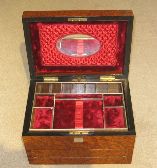 Stunning Late Victorian Amboyna Wood Jewellery Box.