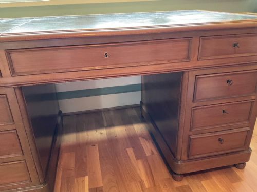 FINE FRENCH FADED MAHOGANY PEDESTAL DESK - ADDITIONAL PHOTO 4