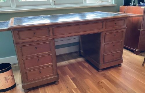 FINE FRENCH FADED MAHOGANY PEDESTAL DESK - ADDITIONAL PHOTO 6