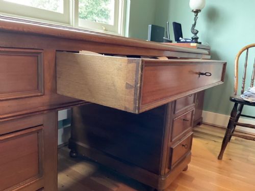 FINE FRENCH FADED MAHOGANY PEDESTAL DESK - ADDITIONAL PHOTO 9